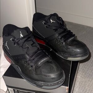 Jordan Men's Black and Red Sneakers